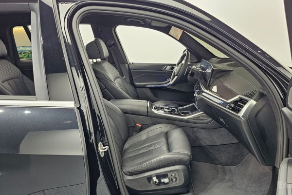 2025 BMW X7 с пробегом 15 694 км