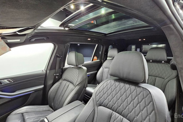 2025 BMW X7 с пробегом 15 694 км