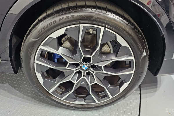 2025 BMW X7 с пробегом 15 694 км