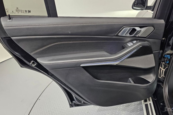 2025 BMW X7 с пробегом 15 694 км