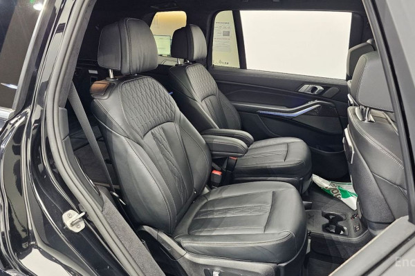 2025 BMW X7 с пробегом 15 694 км
