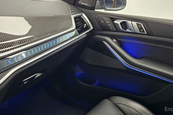 2025 BMW X7 с пробегом 15 694 км