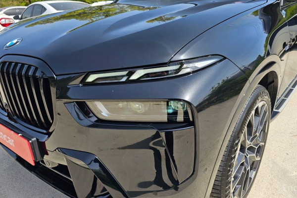 2025 BMW X7 с пробегом 19 734 км