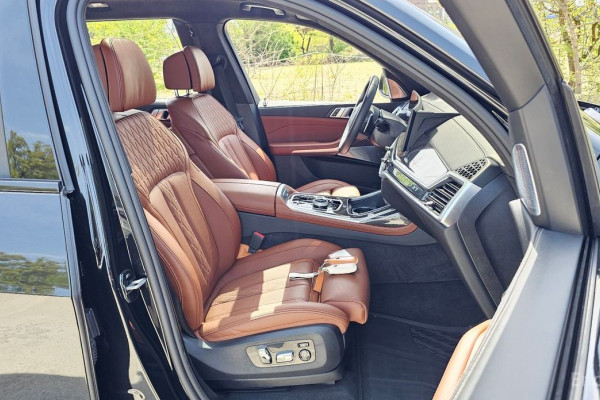 2025 BMW X7 с пробегом 19 734 км