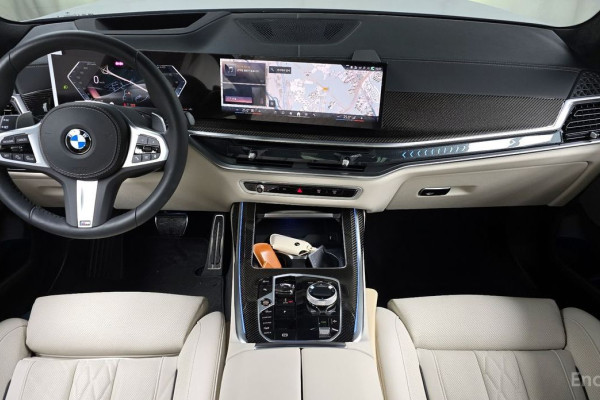 2025 BMW X7 с пробегом 7 623 км