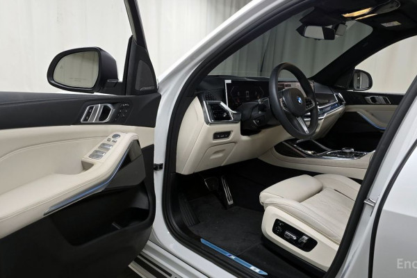2025 BMW X7 с пробегом 7 623 км
