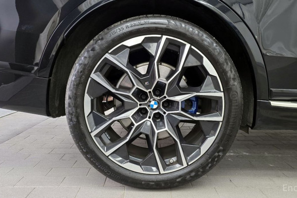 2025 BMW X7 с пробегом 18 434 км