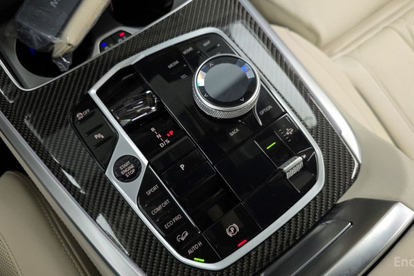 2025 BMW X7 с пробегом 18 434 км