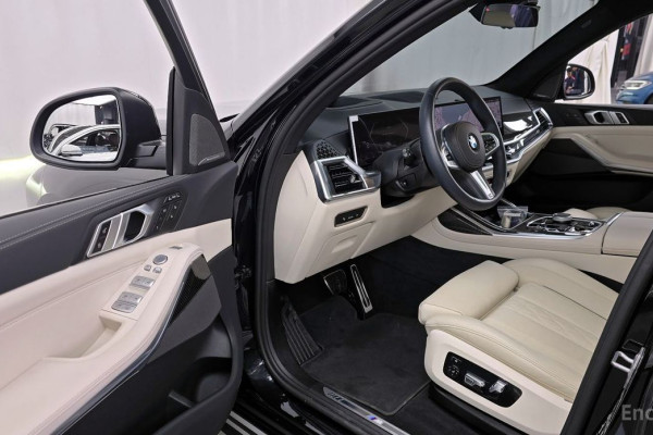 2025 BMW X7 с пробегом 18 434 км