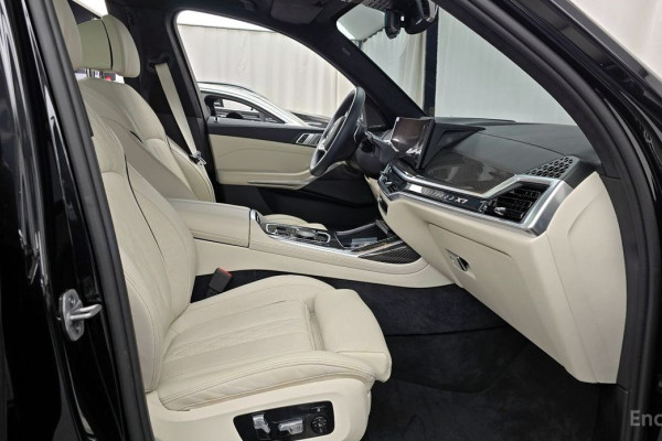 2025 BMW X7 с пробегом 18 434 км