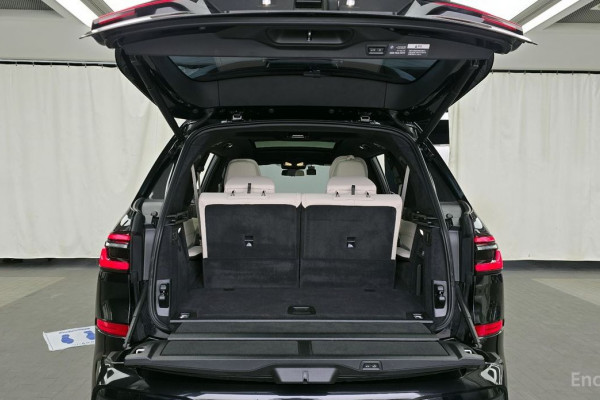 2025 BMW X7 с пробегом 18 434 км