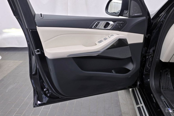 2025 BMW X7 с пробегом 18 434 км