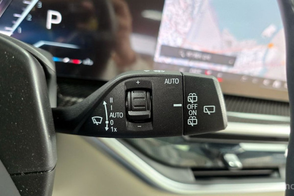 2025 BMW X7 с пробегом 18 434 км