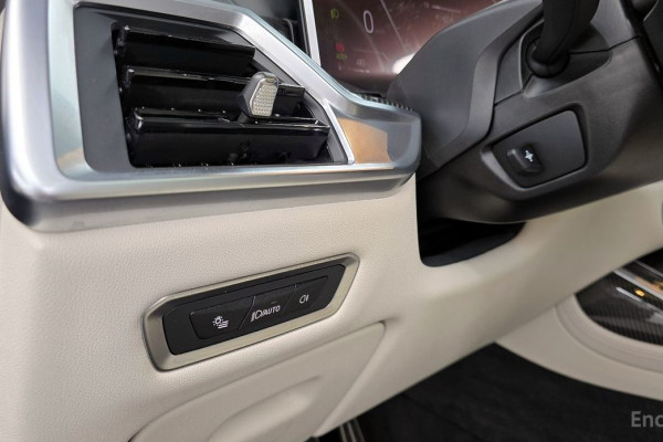 2025 BMW X7 с пробегом 18 434 км