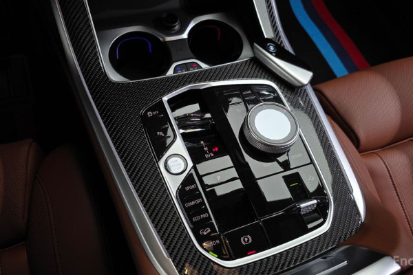 2025 BMW X7 с пробегом 5 872 км