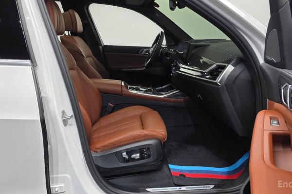 2025 BMW X7 с пробегом 5 872 км