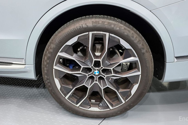 2024 BMW X7 с пробегом 9 737 км