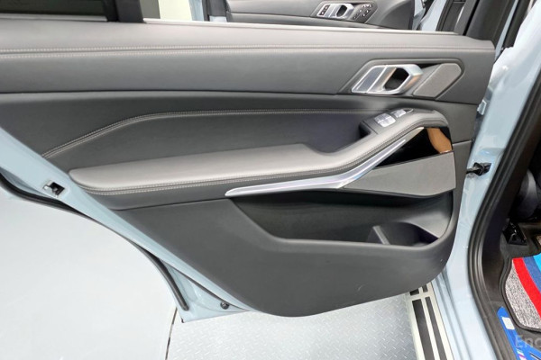 2024 BMW X7 с пробегом 9 737 км