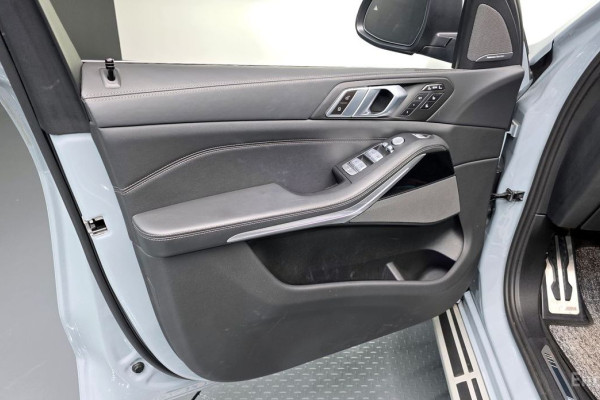 2024 BMW X7 с пробегом 9 737 км