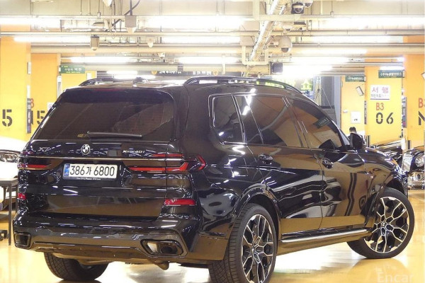 2025 BMW X7 с пробегом 4 100 км