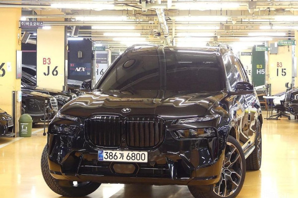 2025 BMW X7 с пробегом 4 100 км