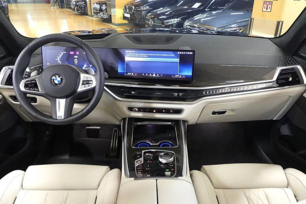 2025 BMW X7 с пробегом 4 100 км