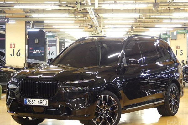 2025 BMW X7 с пробегом 4 100 км