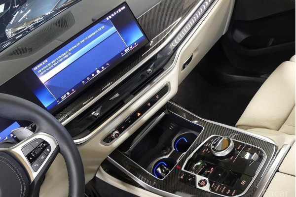 2025 BMW X7 с пробегом 4 100 км