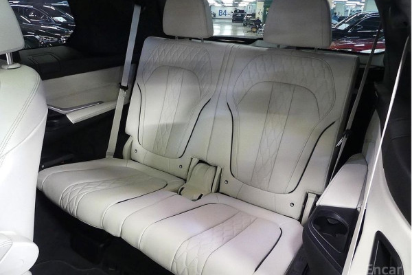2025 BMW X7 с пробегом 4 100 км