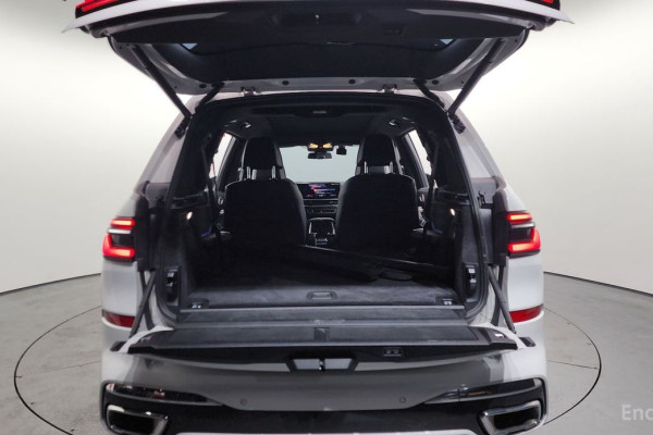 2024 BMW X7 с пробегом 44 329 км