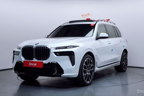 2025 BMW X7 с пробегом 7 966 км