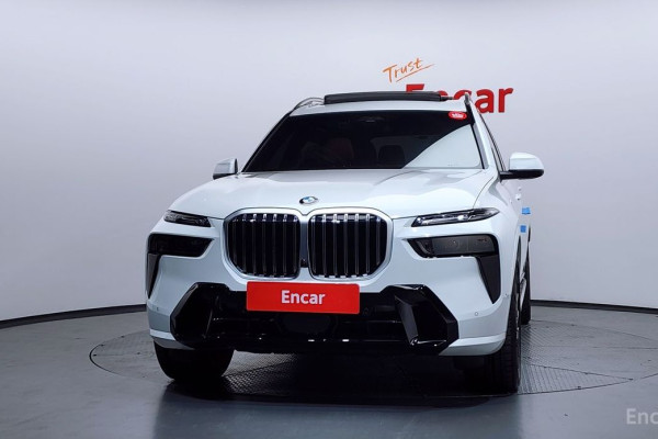 2025 BMW X7 с пробегом 7 966 км