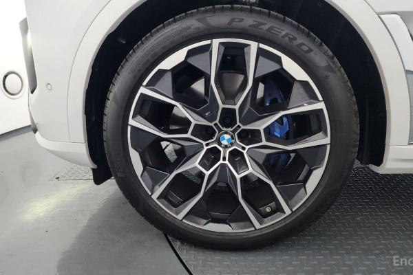 2025 BMW X7 с пробегом 7 966 км