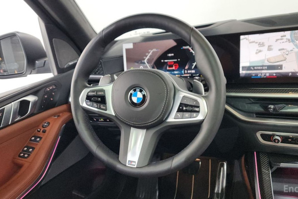 2025 BMW X7 с пробегом 7 966 км