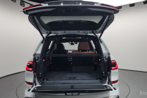 2025 BMW X7 с пробегом 7 966 км