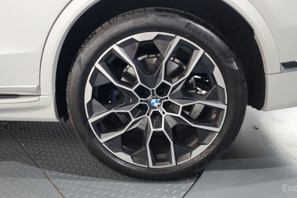 2025 BMW X7 с пробегом 7 966 км