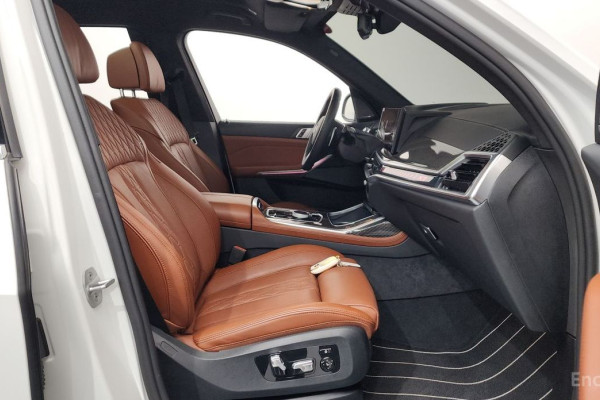 2025 BMW X7 с пробегом 7 966 км