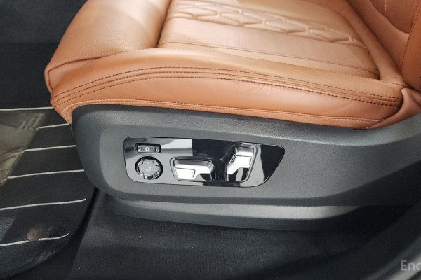 2025 BMW X7 с пробегом 7 966 км