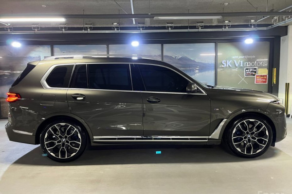 2025 BMW X7 с пробегом 18 536 км