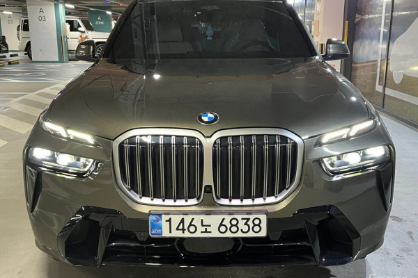 2025 BMW X7 с пробегом 18 536 км