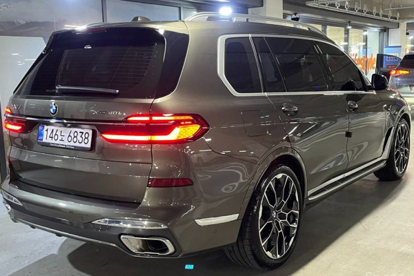2025 BMW X7 с пробегом 18 536 км