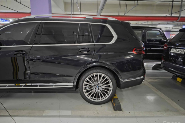 2025 BMW X7 с пробегом 4 200 км
