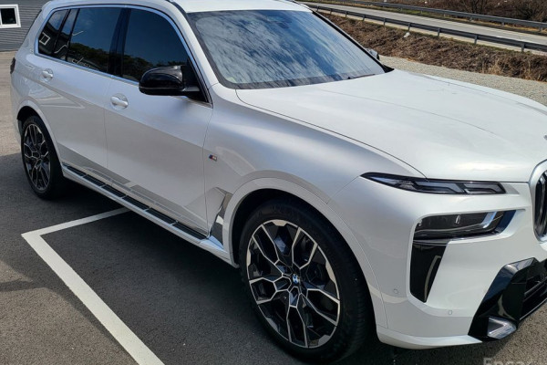 2024 BMW X7 с пробегом 19 000 км