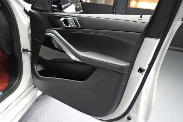 2025 BMW X6 с пробегом 9 340 км