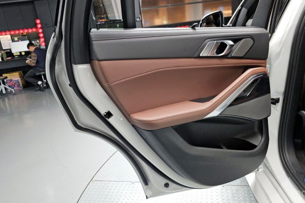 2025 BMW X6 с пробегом 8 095 км