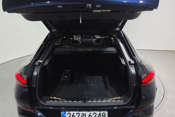 2025 BMW X6 с пробегом 15 427 км