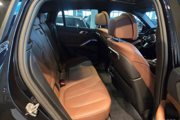 2025 BMW X6 с пробегом 16 428 км