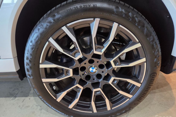 2025 BMW X6 с пробегом 18 380 км