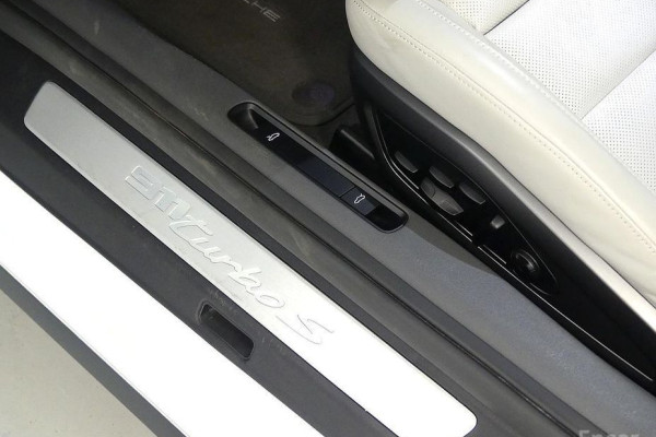 2021 Porsche 911 с пробегом 43 500 км