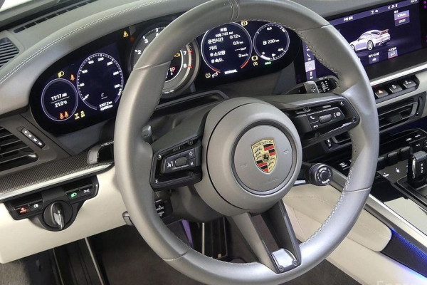 2021 Porsche 911 с пробегом 43 500 км